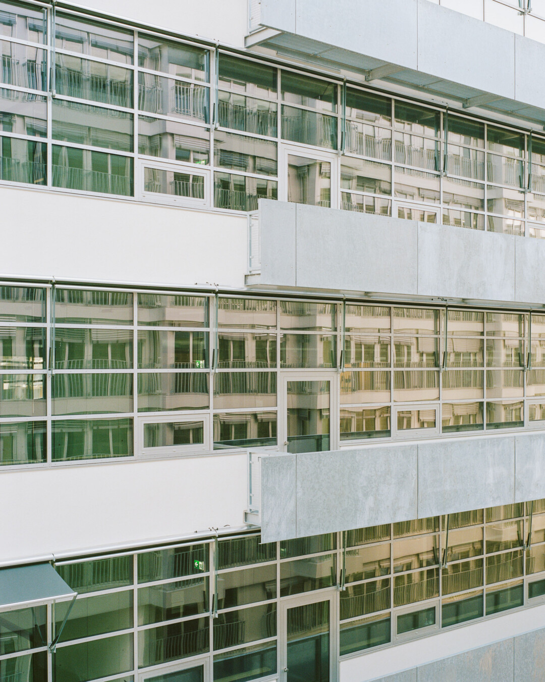 Krapf AG Referenz Gewerbebau ZWHATT Fensterfassade