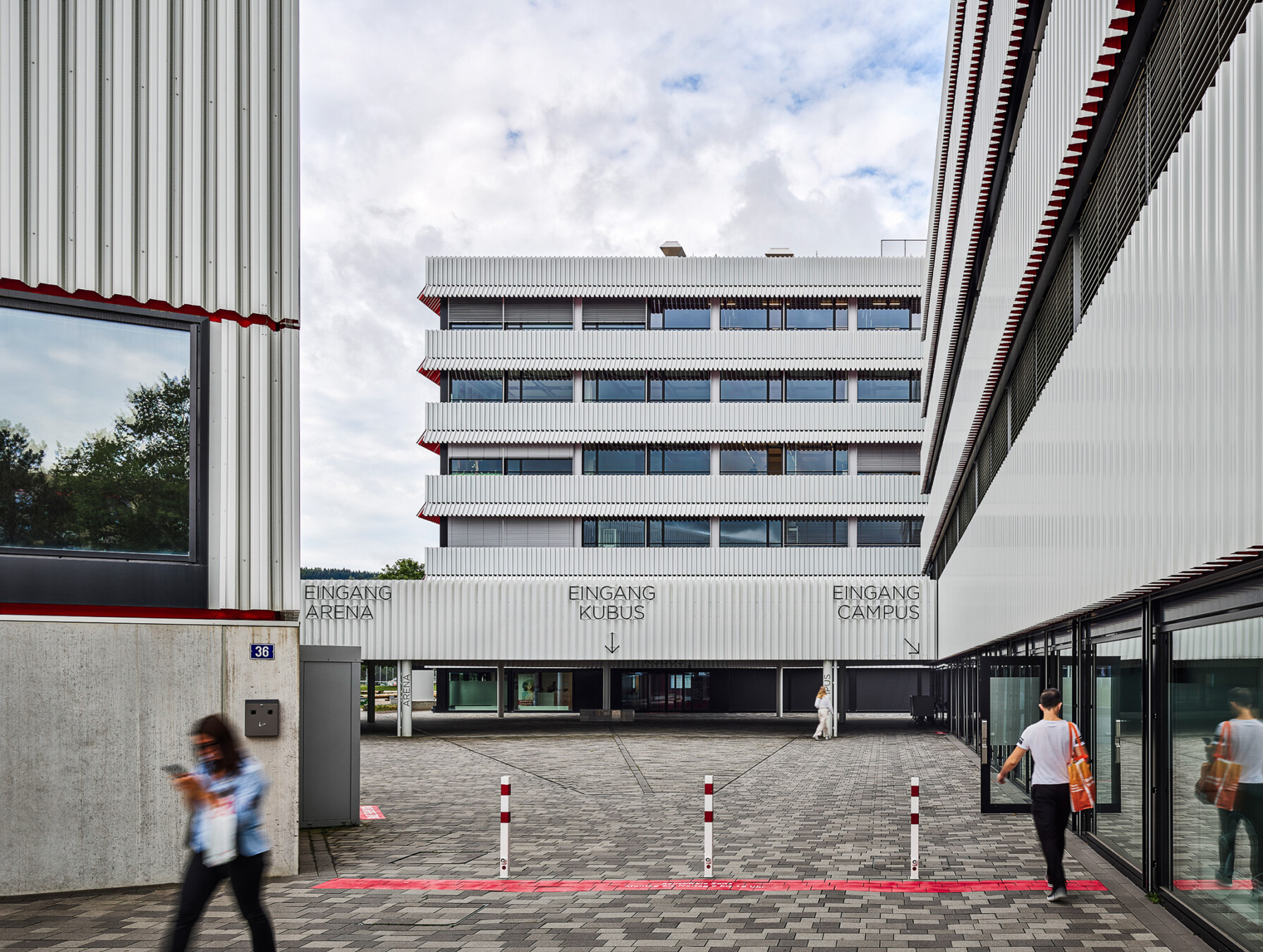 Krapf AG Referenz Sporttrakt 2 Winterthur Eingang
