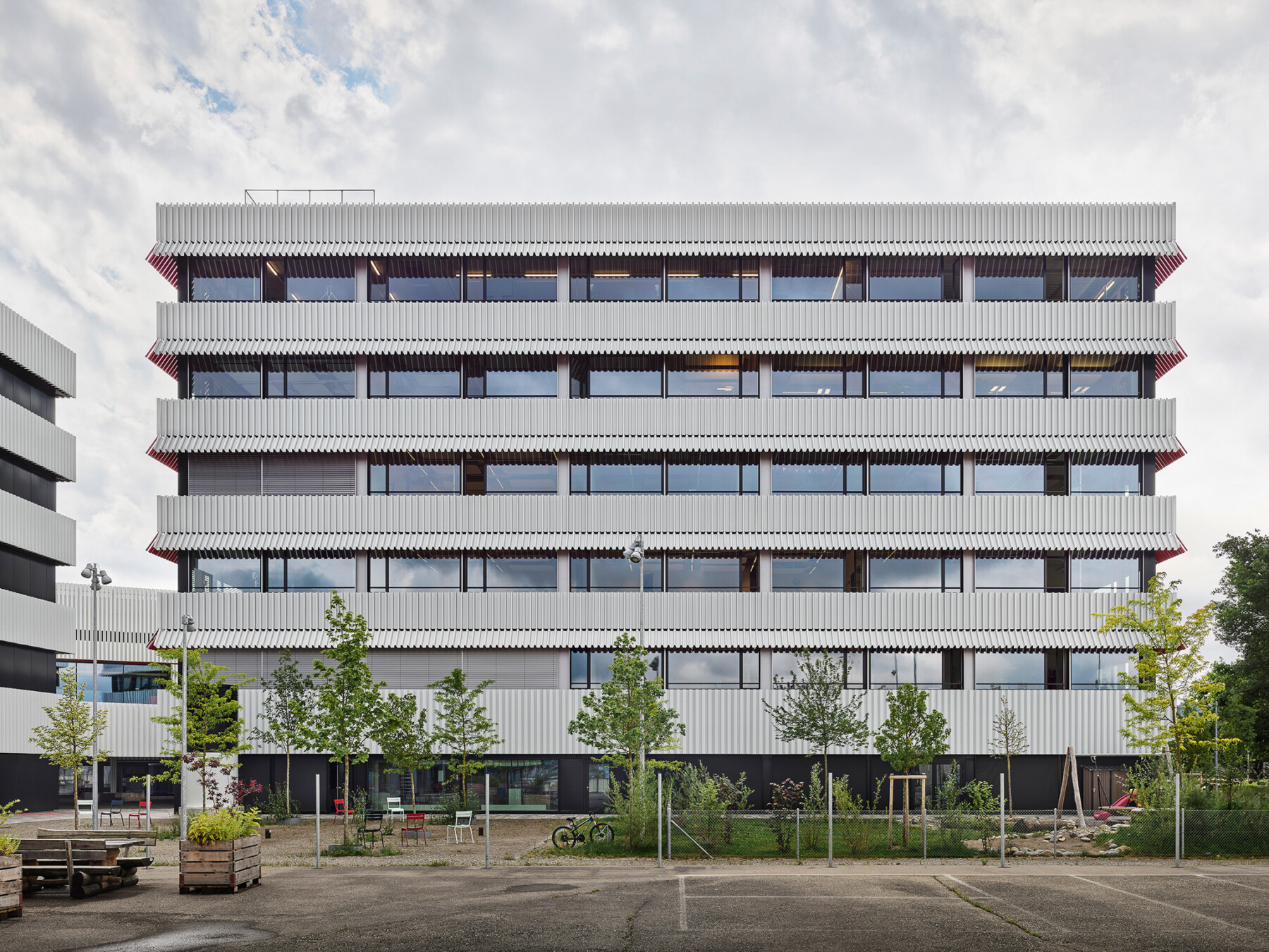 Krapf AG Referenz Sporttrakt 2 Winterthur Aussenansicht