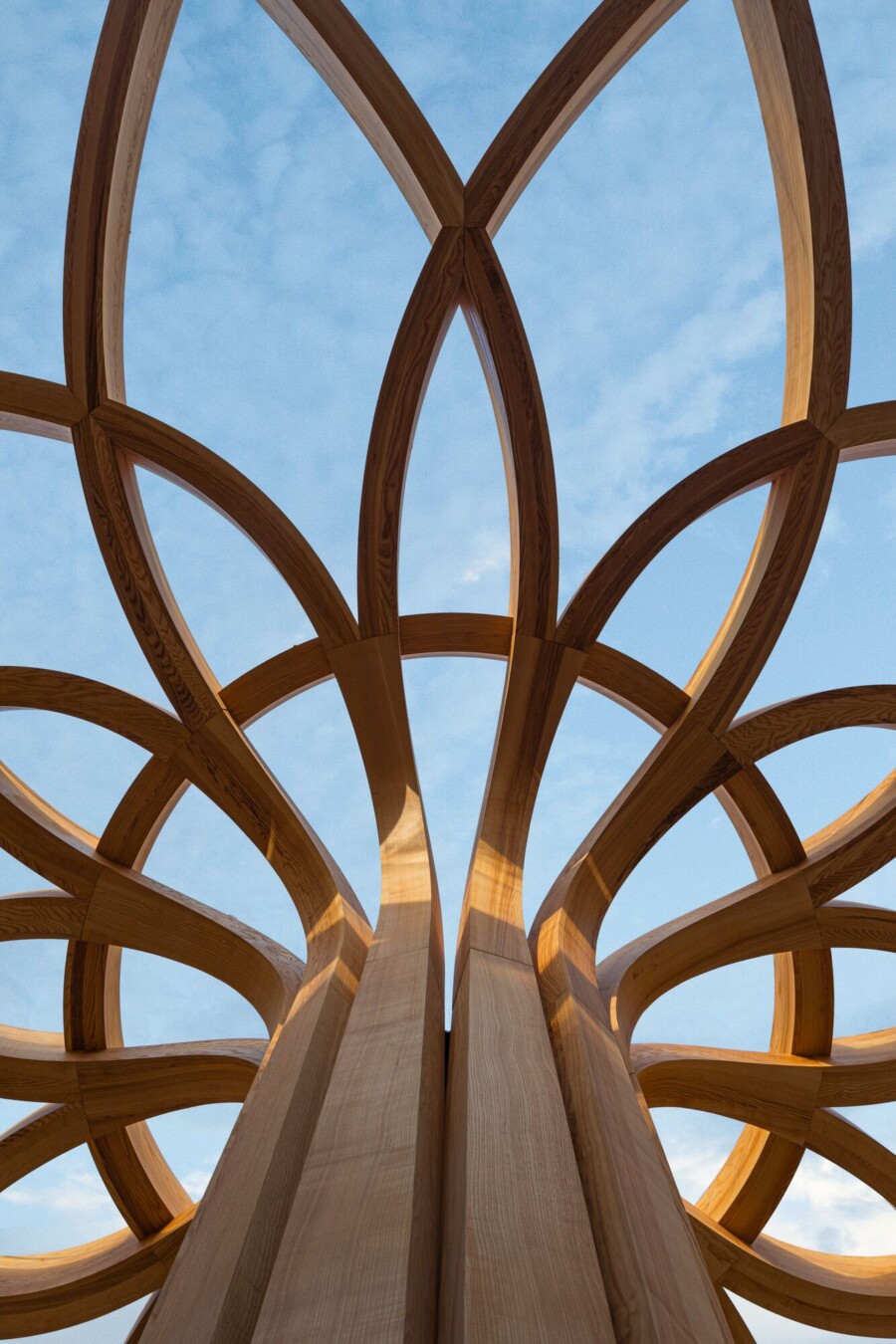 Krapf Referenz Holzskulptur Sunflower New Delhi (4)